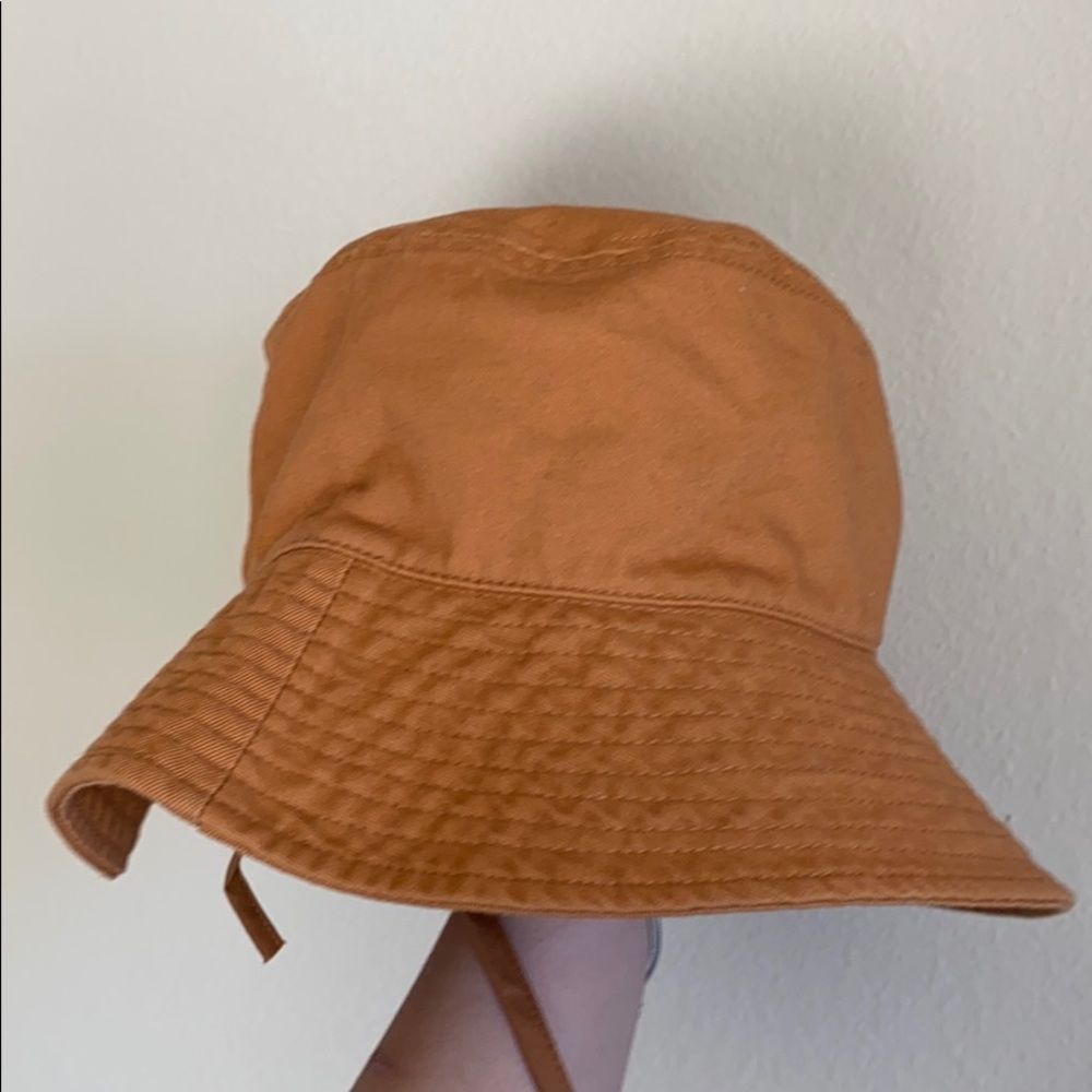 Bucket hat